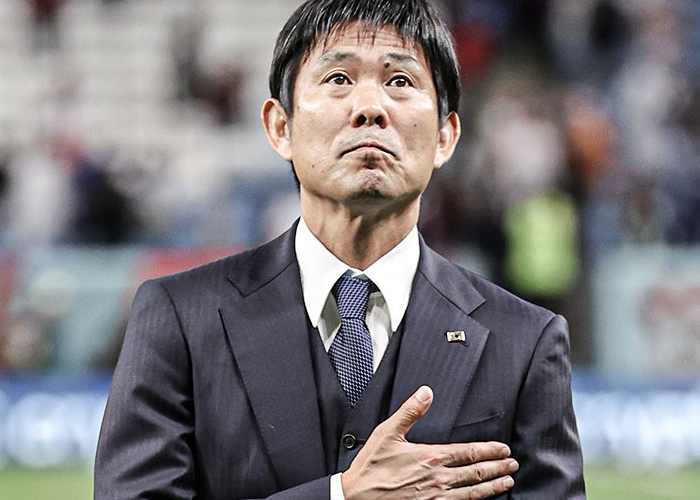 Entrenador de Japon agradeciendo el apoyo