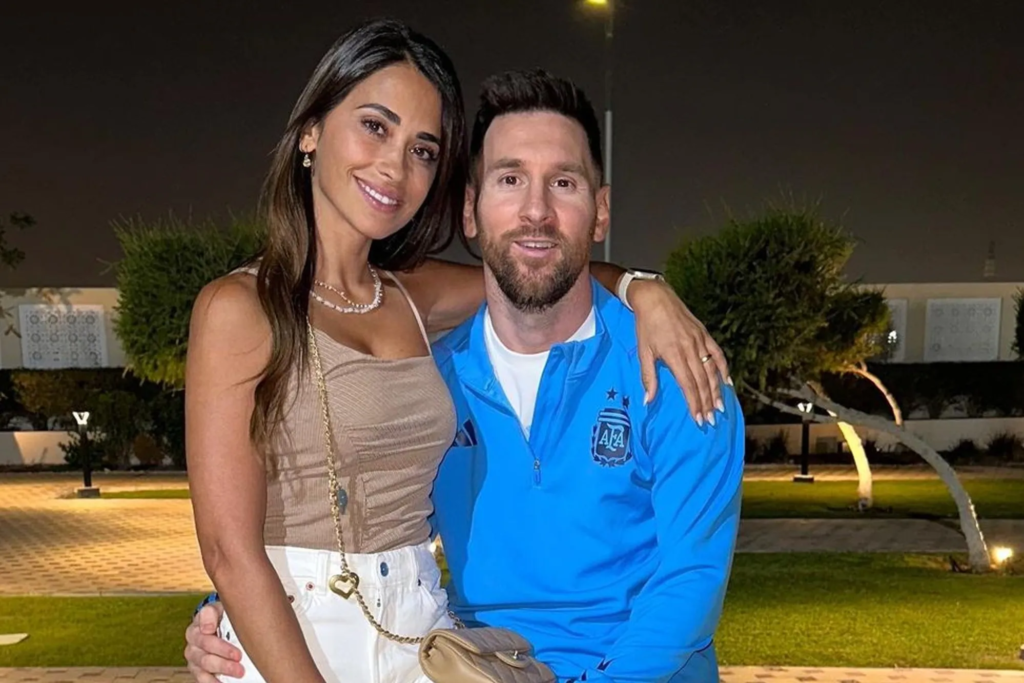 Messi y Antonella sacan sus pasos prohibidos.